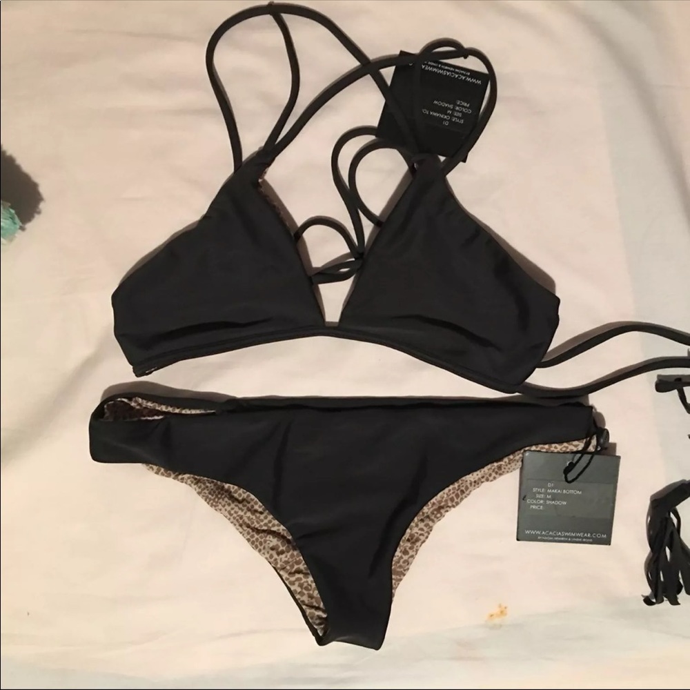 ❌SOLD❌Acacia Shadow Set